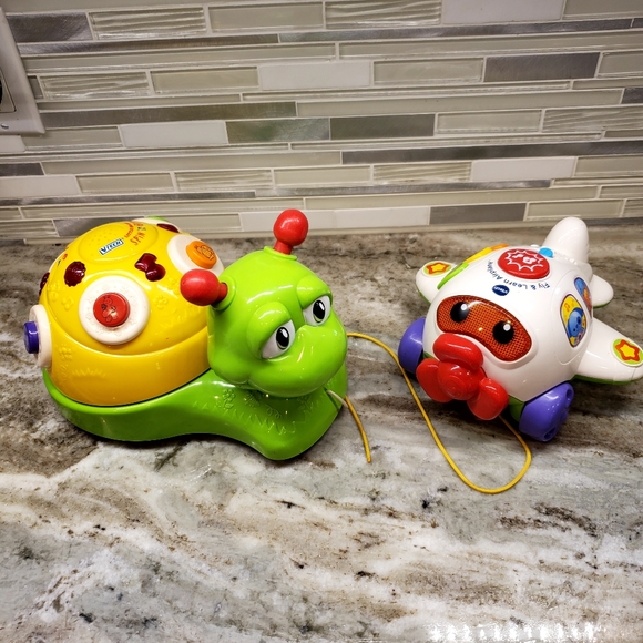 V-Tech Spina and Grin Snail And Fly and Learn Airplane - Picture 3 of 16